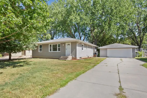 4242 Limestone Drive, Eagan, MN 55122