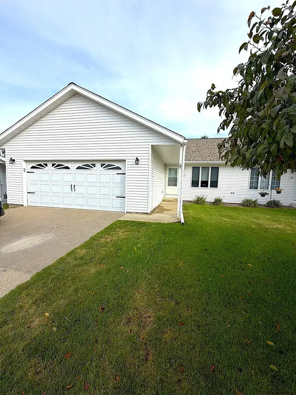 140 Orchard Manor Drive Se, Plainview, MN 55964