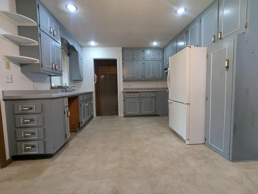 518 Sunrise Avenue, Paynesville, MN 56362 - #2