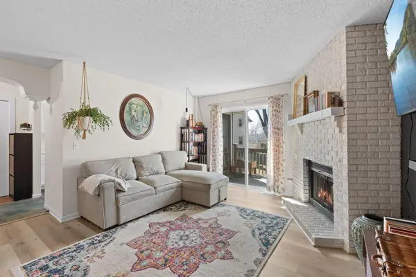 3861 Gold Point #B, Eagan, MN 55122