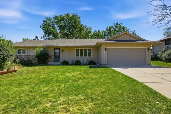 7158 Upper 139th Street W, Apple Valley, MN 55124