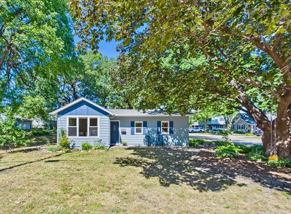 2379 Roselawn Avenue W, Lauderdale, MN 55113 - #1