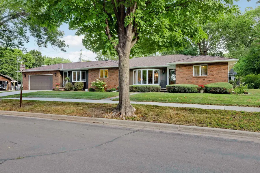 611 E Sheridan Avenue, Montevideo, MN 56265 - #2