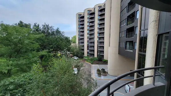3151 Dean Court #B404, Minneapolis, MN 55416