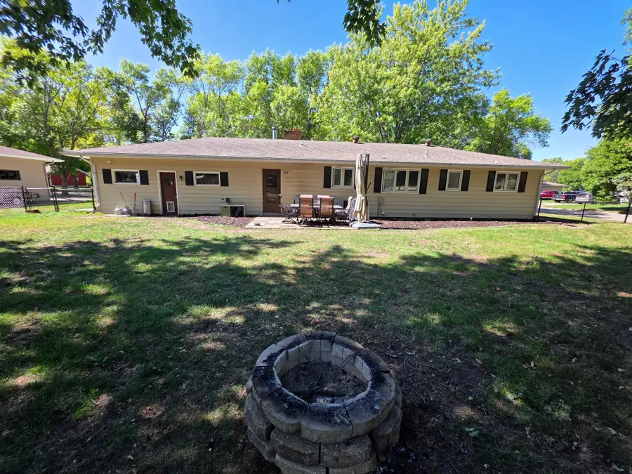 302 10th Street Se, Barnesville, MN 56514 - #3
