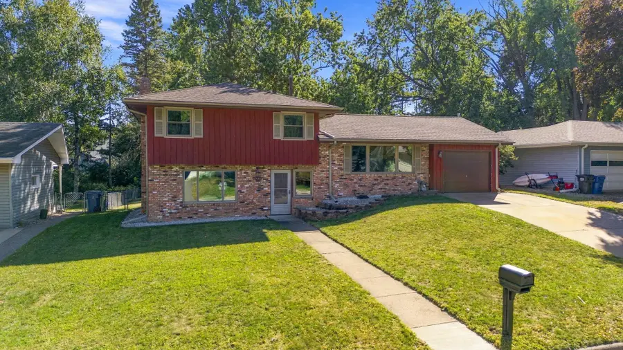 1531 15th Street Nw, New Brighton, MN 55112 - #2