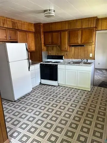 215 Walnut Avenue, Carlton, MN 55718 - #2