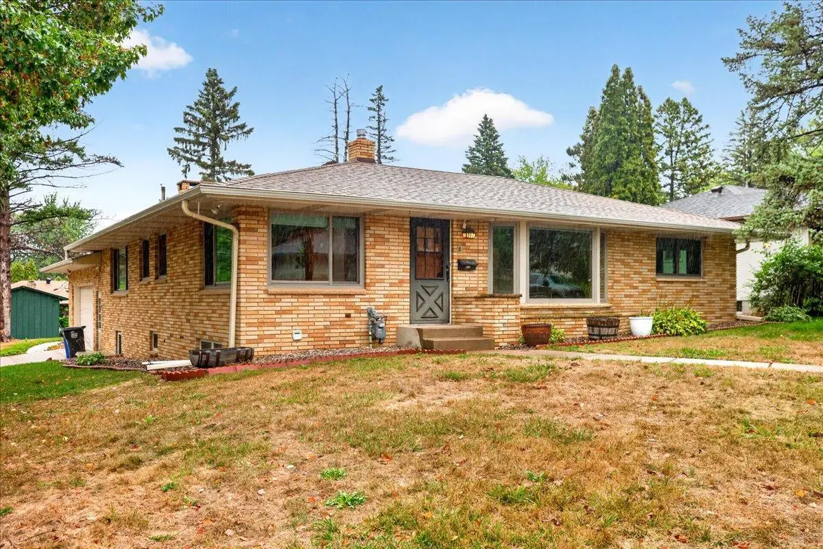 781 Iowa Avenue E, Saint Paul, MN 55106 - #1