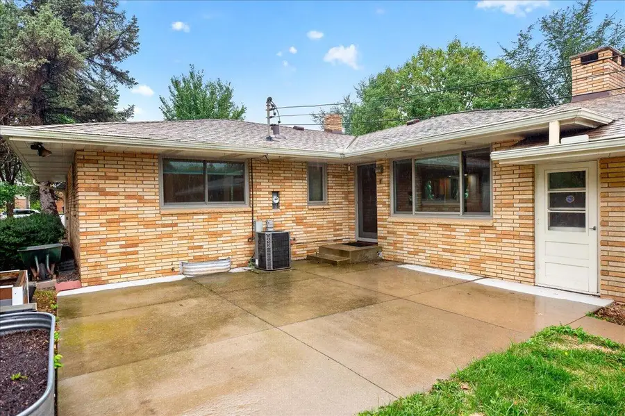 781 Iowa Avenue E, Saint Paul, MN 55106 - #2