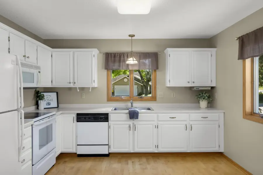 3253 Riverwood Drive, Hastings, MN 55033 - #2