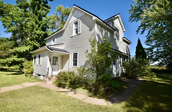 2425 421st Avenue Ne, Braham, MN 55006