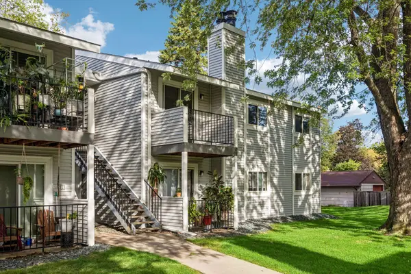1728 Pleasant Street #E, Lauderdale, MN 55113
