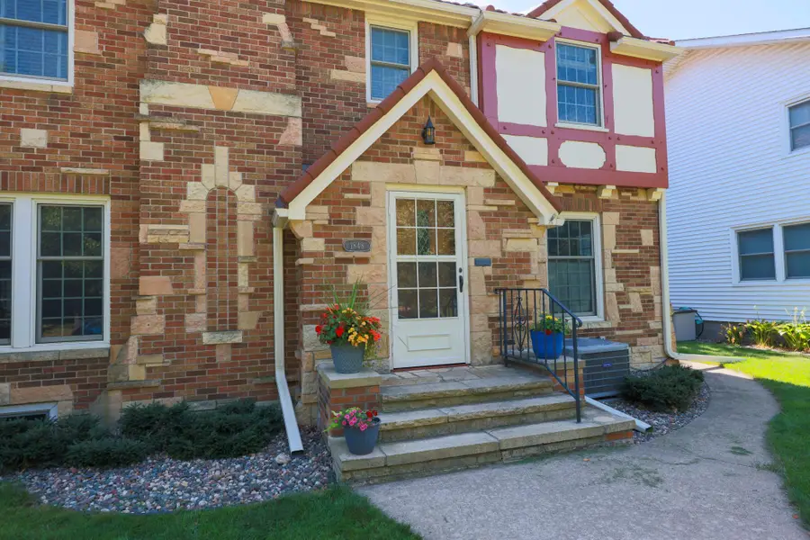 1848 Pinehurst Avenue, Saint Paul, MN 55116 - #3