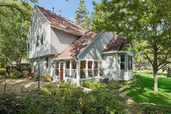 730 County Road B2 W, Roseville, MN 55113