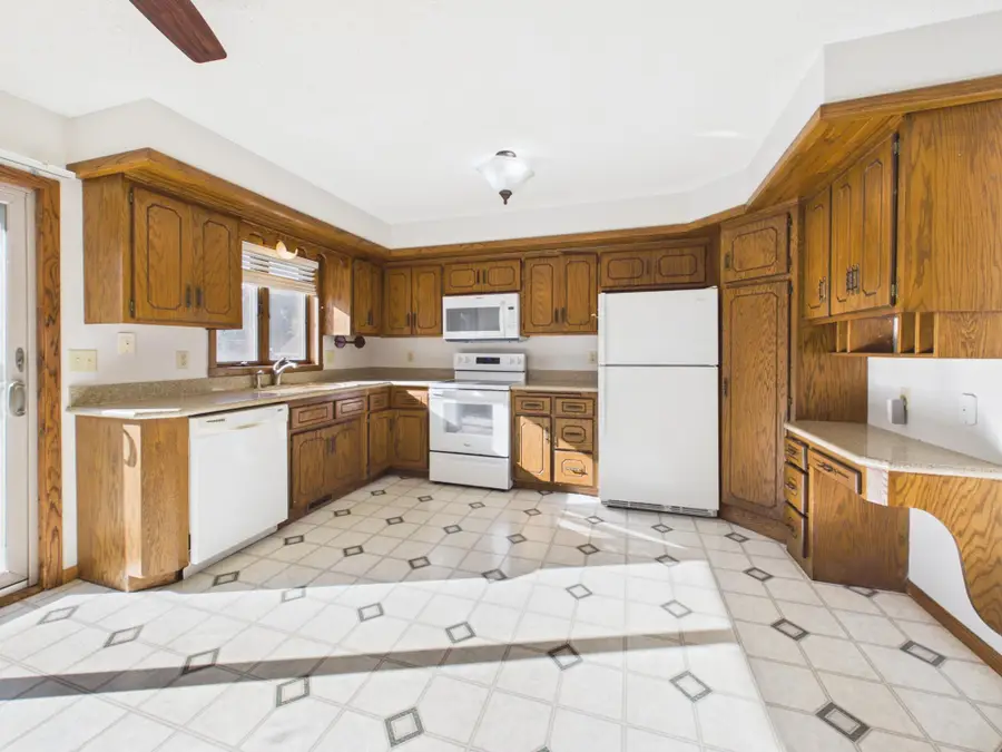2253 Charles Street N, North Saint Paul, MN 55109 - #2