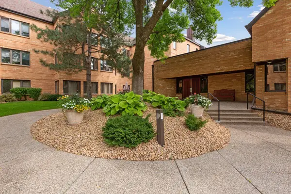 1830 Eagle Ridge Drive #1004, Mendota Heights, MN 55118