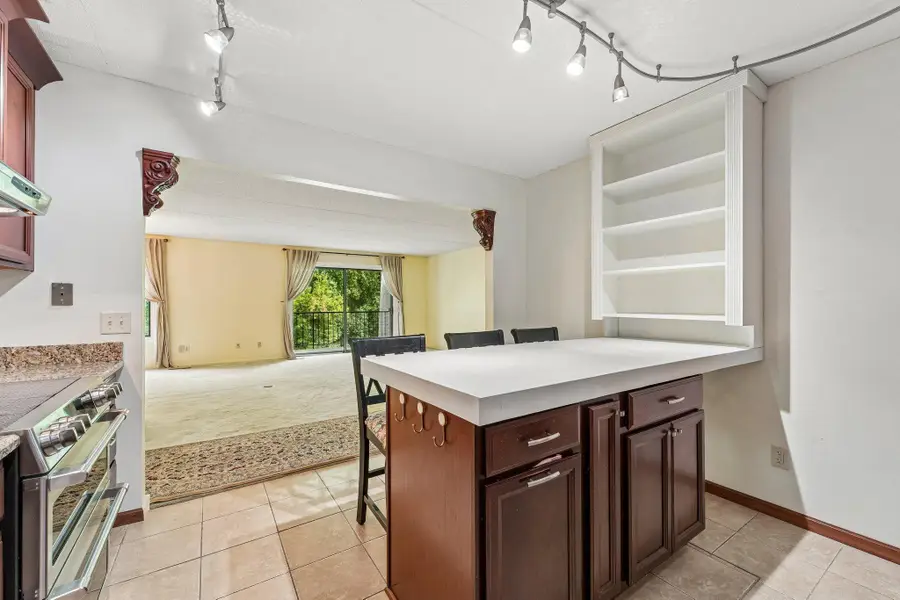 2445 Londin Lane E #202, Maplewood, MN 55119 - #2