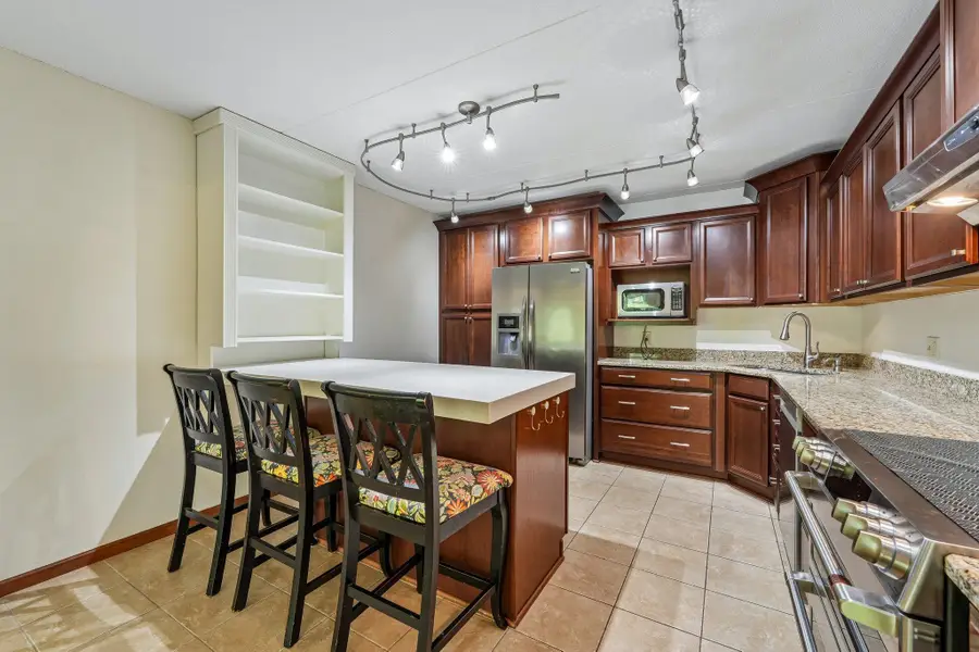 2445 Londin Lane E #202, Maplewood, MN 55119 - #3