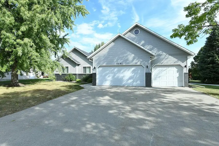 2541 S 26th Avenue S, Fargo, ND 58103 - #2