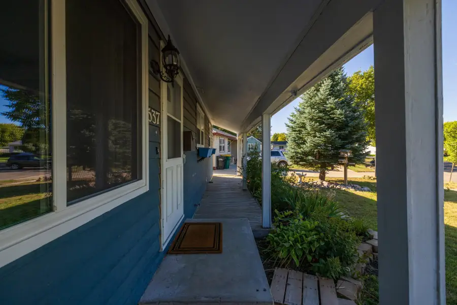 537 2nd St Court E, West Fargo, ND 58078 - #3