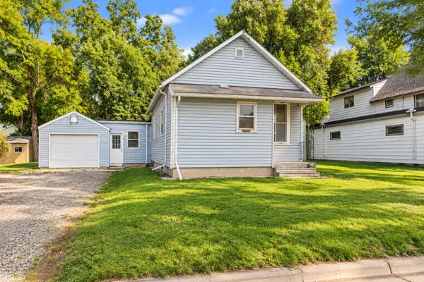 709 8th Avenue Se, Waseca, MN 56093