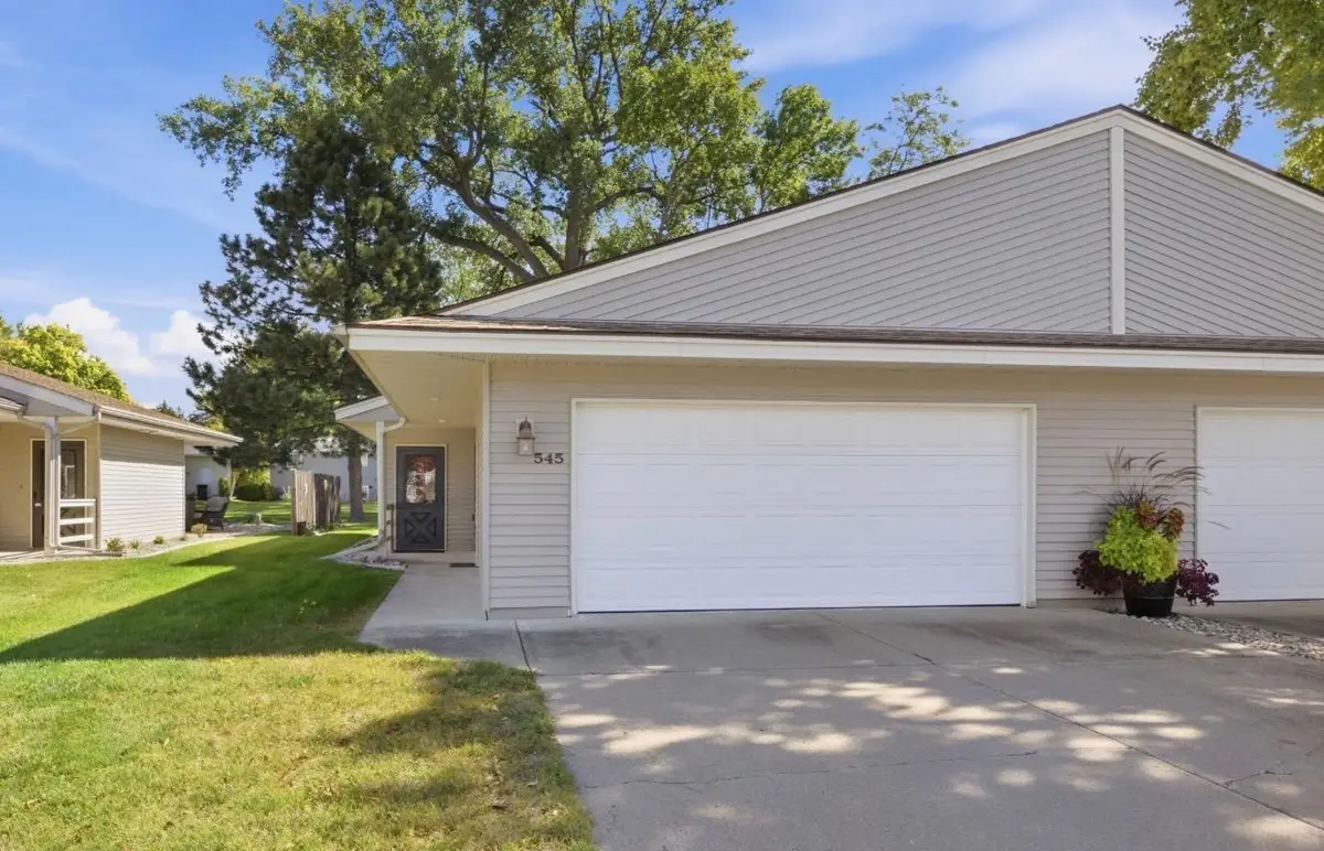 545 Graham Street Sw, Hutchinson, MN 55350 - #1