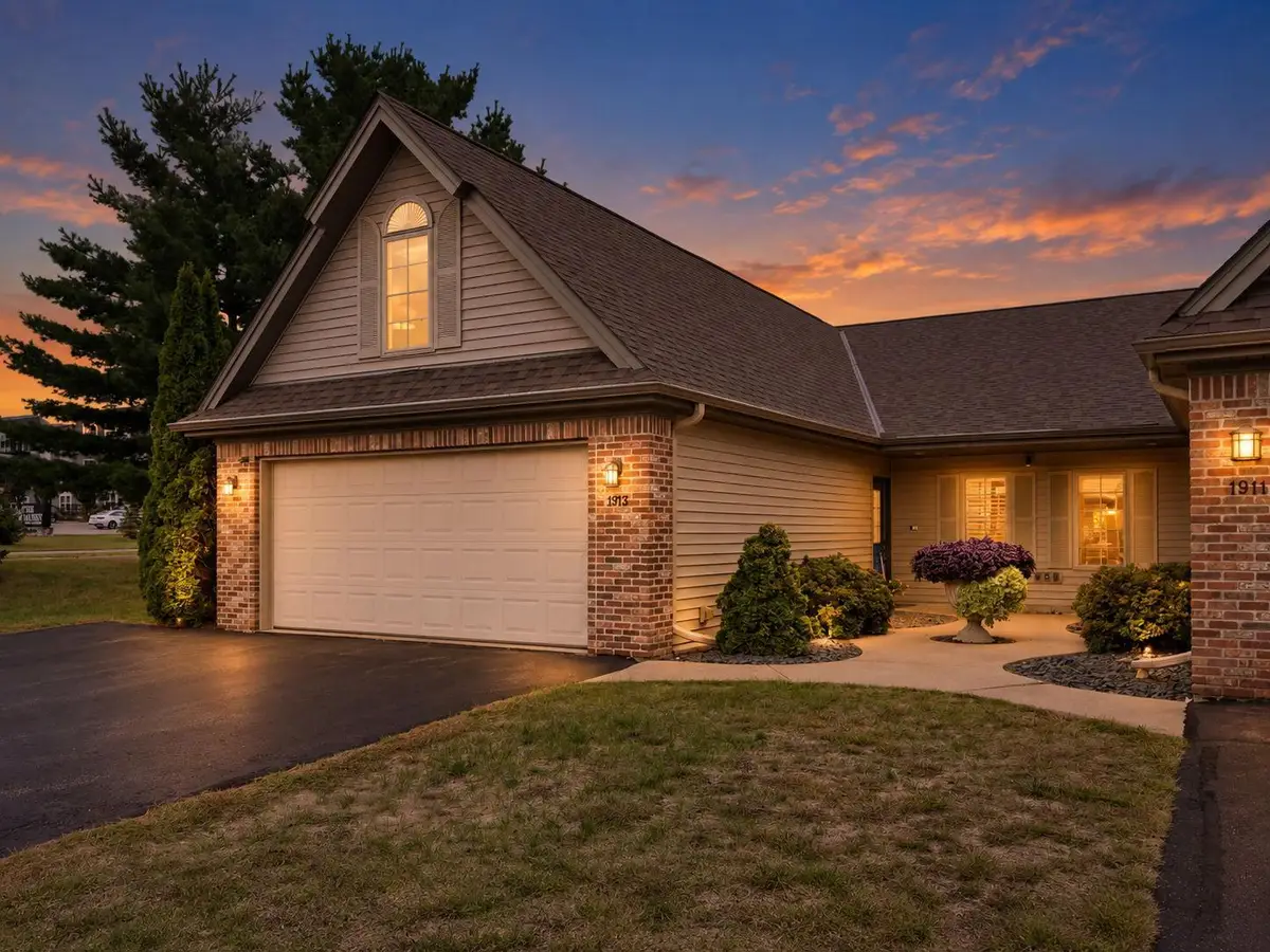 1913 Stone Creek, Hudson, WI 54016 - #1