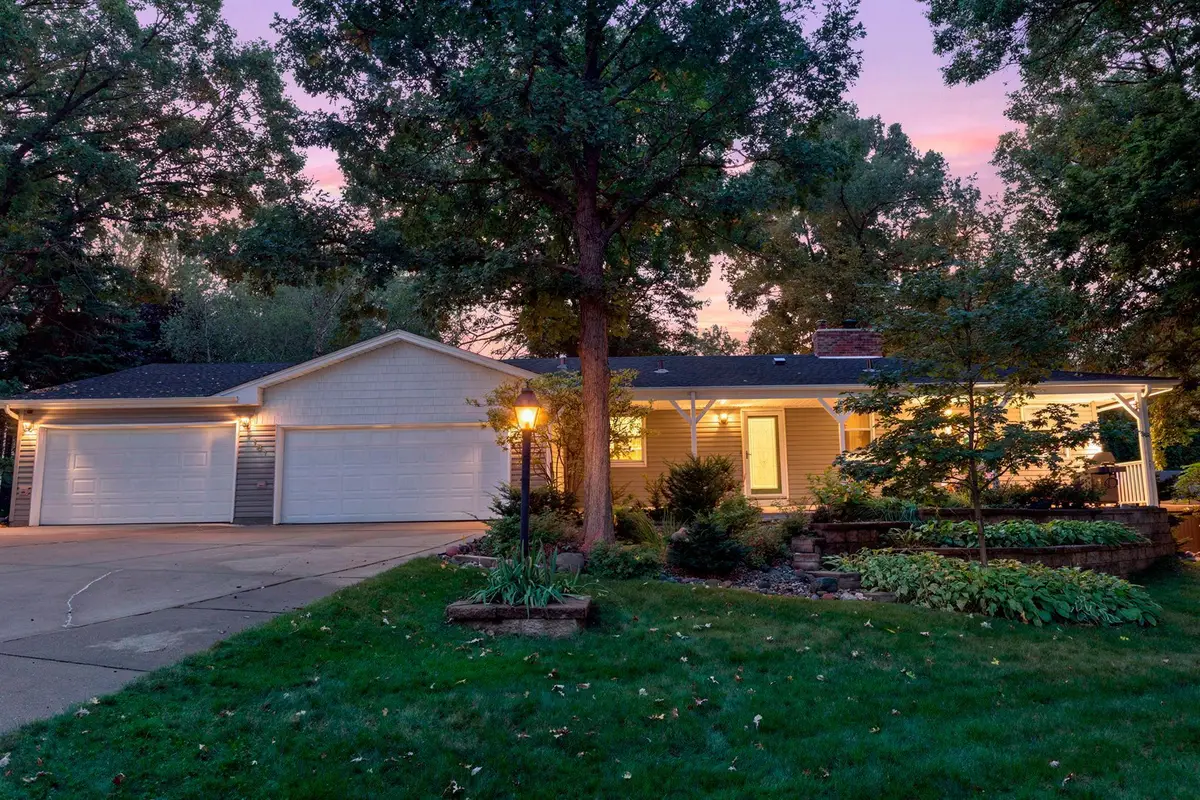 7181 Foxboro Lane, Woodbury, MN 55125 - #1