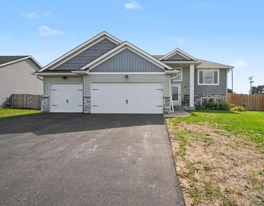 707 Hickory Street Sw, Isanti, MN 55040 - #2