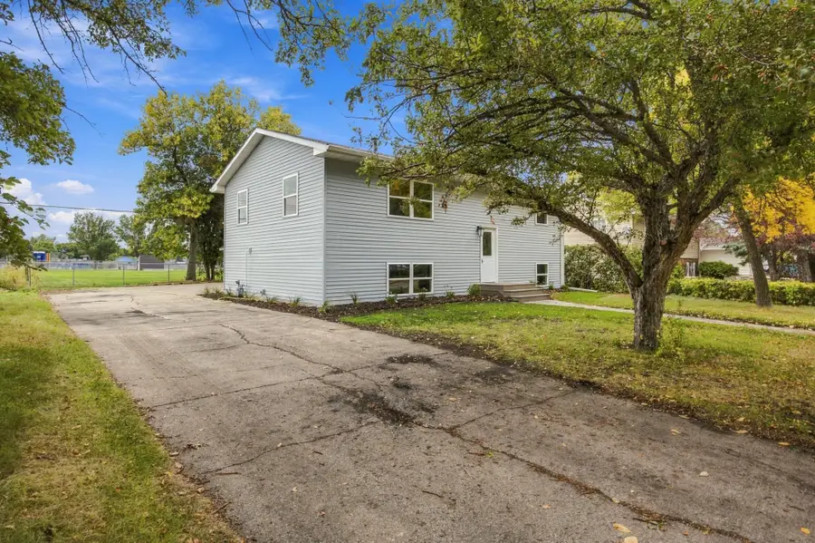 1729 17th Street S, Fargo, ND 58103 - #2
