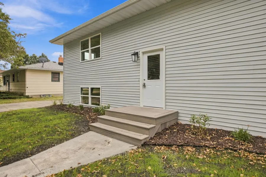 1729 17th Street S, Fargo, ND 58103 - #3