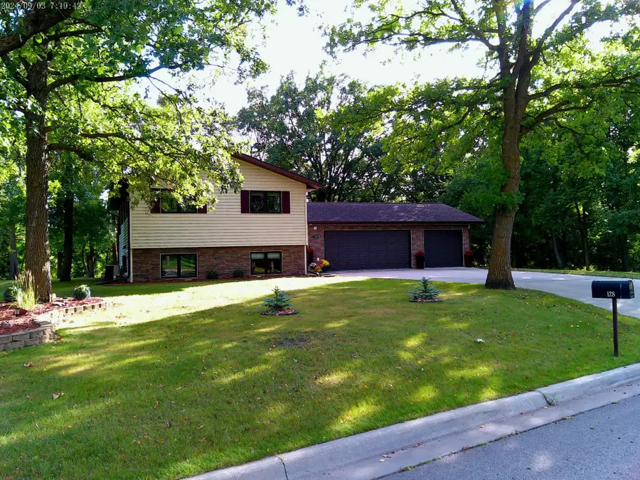 128 Eastwood Drive, Thief River Falls, MN 56701 - #2