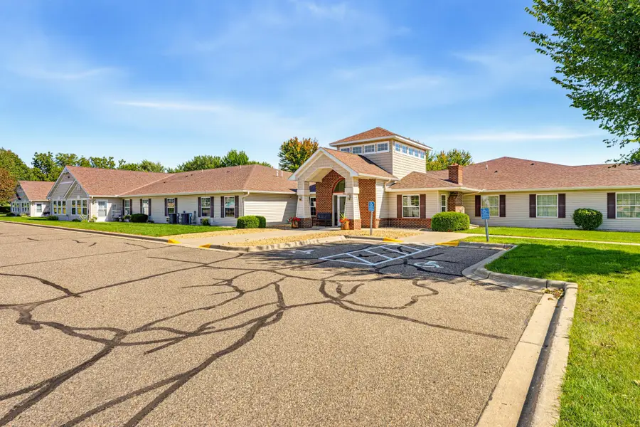 1085 Dale Street Sw #115, Hutchinson, MN 55350 - #2