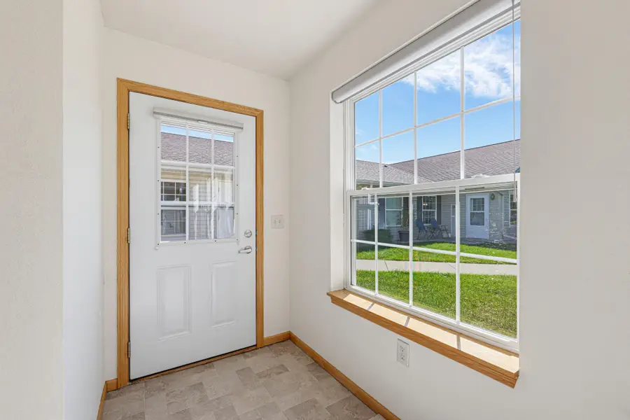 1085 Dale Street Sw #115, Hutchinson, MN 55350 - #3