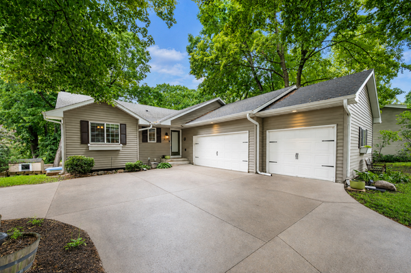 3067 Alexander Lane, Mound, MN 55364