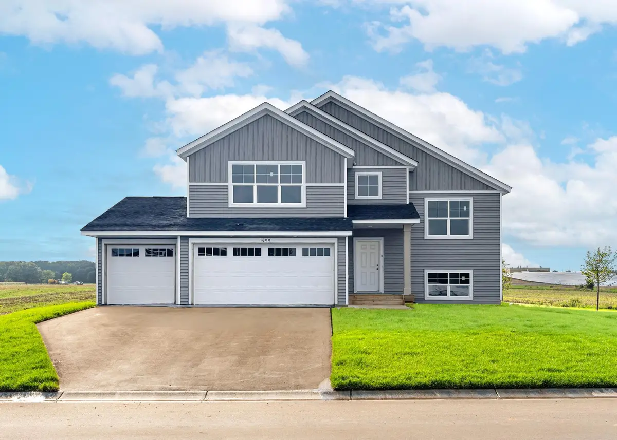 4703 4th Street Loop Ne, Saint Cloud, MN 56304 - #1