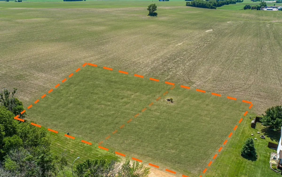 120 & 124 Kaukis Drive, Le Sueur, MN 56058 - #1