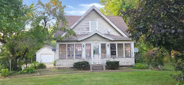 812 Maple Avenue E, Mora, MN 55051