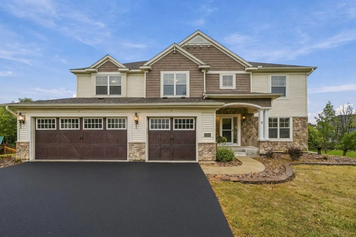 2109 Rockridge Circle, Shakopee, MN 55379 - #1