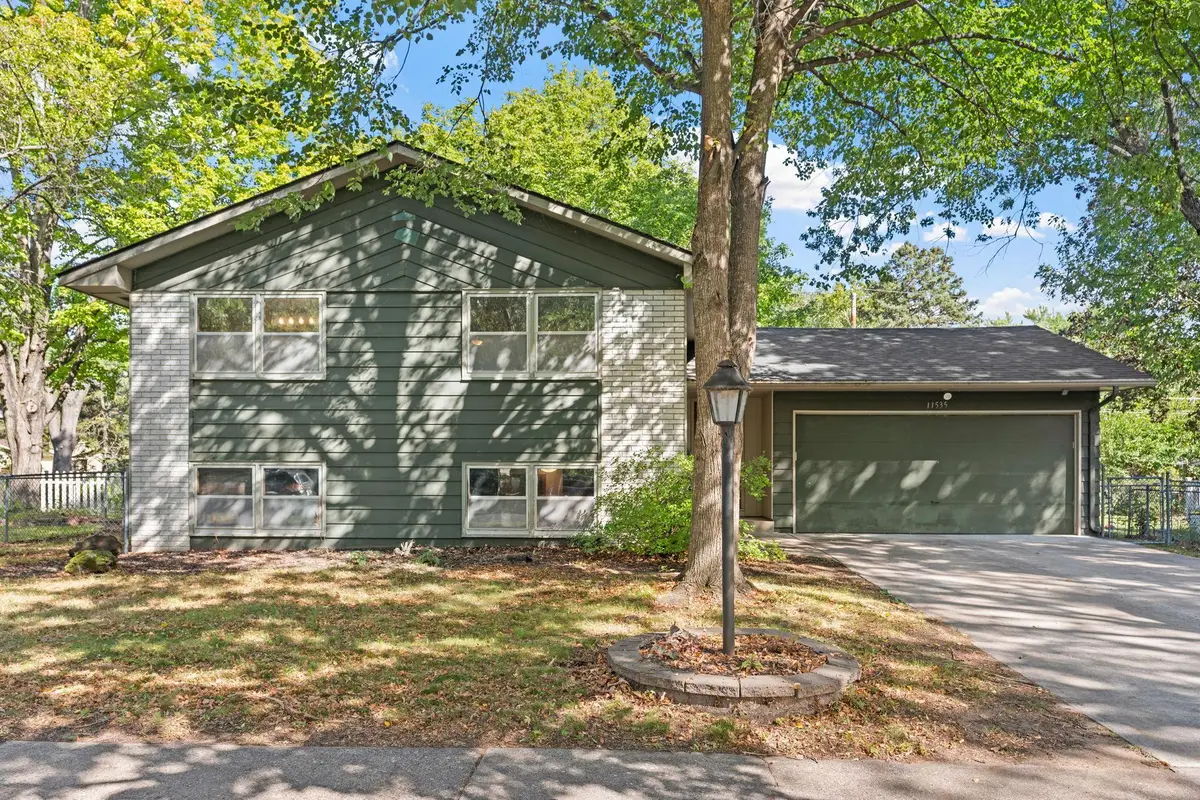 11535 9th Avenue Nw, Coon Rapids, MN 55433 - #1