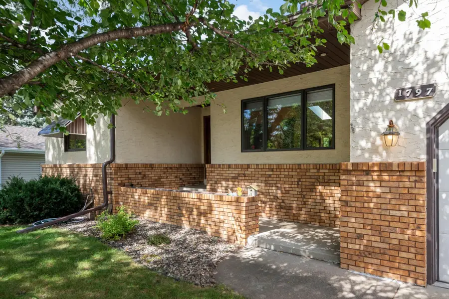 1797 Eldridge Avenue W, Roseville, MN 55113 - #3