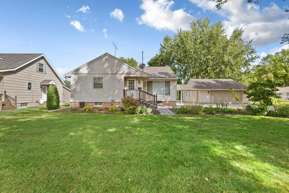 805 9th Avenue Ne, Waseca, MN 56093 - #1