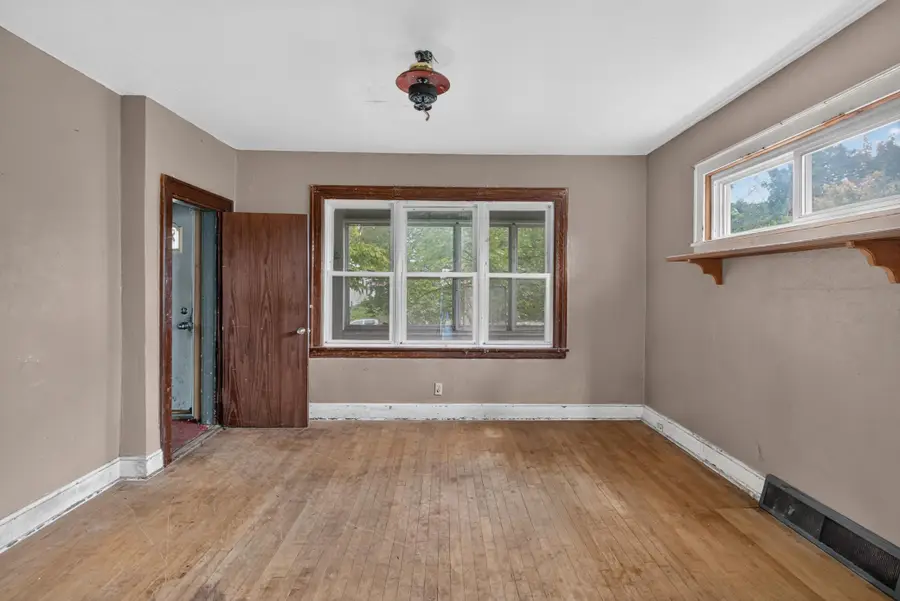 688 Magnolia Avenue E, Saint Paul, MN 55106 - #2