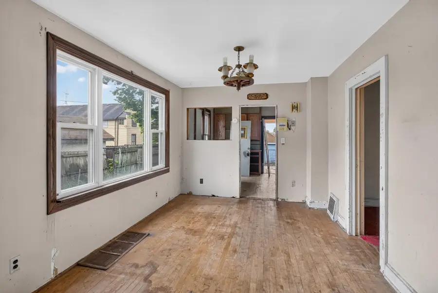 688 Magnolia Avenue E, Saint Paul, MN 55106 - #3