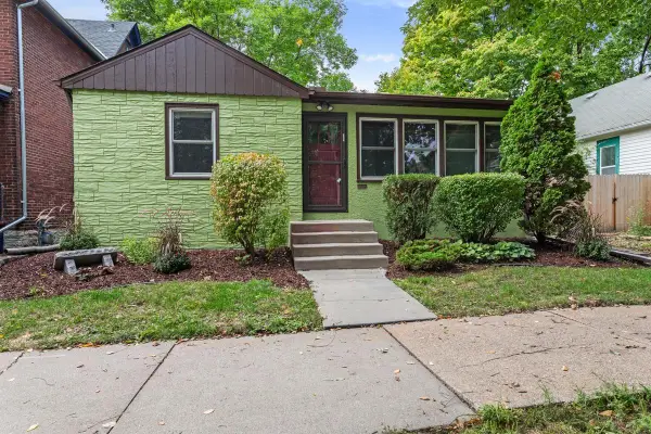 323 Daly Street, Saint Paul, MN 55102