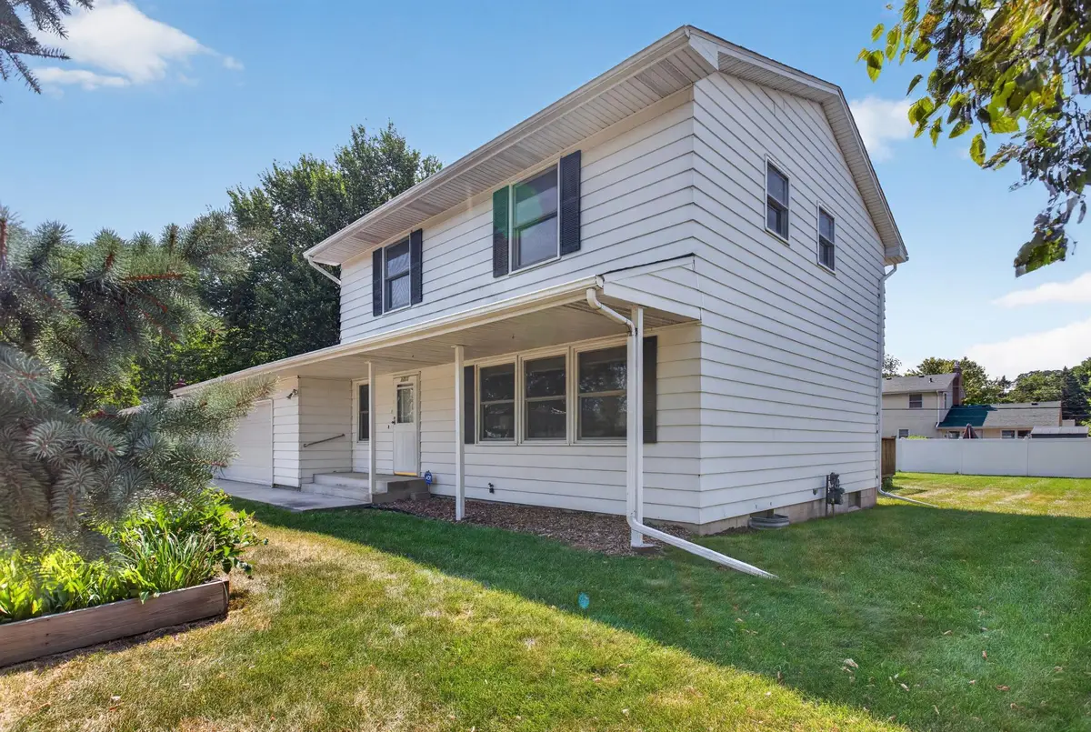 1772 Eldridge Avenue W, Roseville, MN 55113 - #1