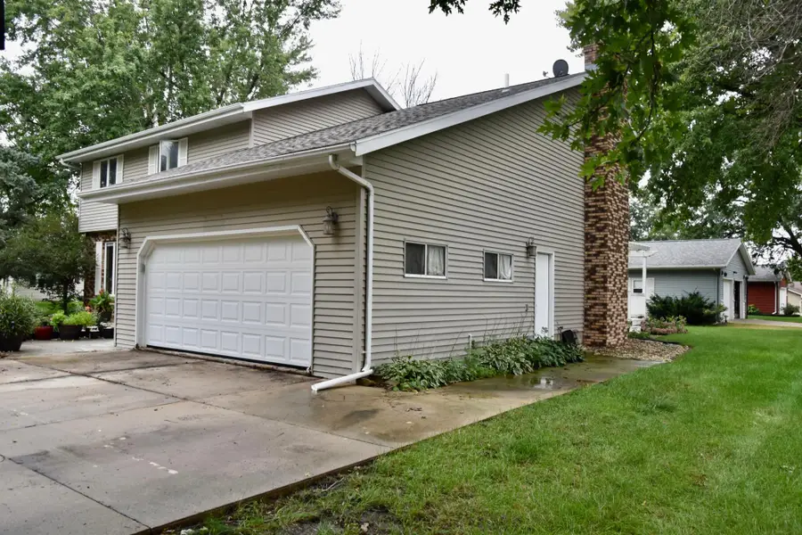 107 Circle Drive, Sibley, IA 51249 - #2