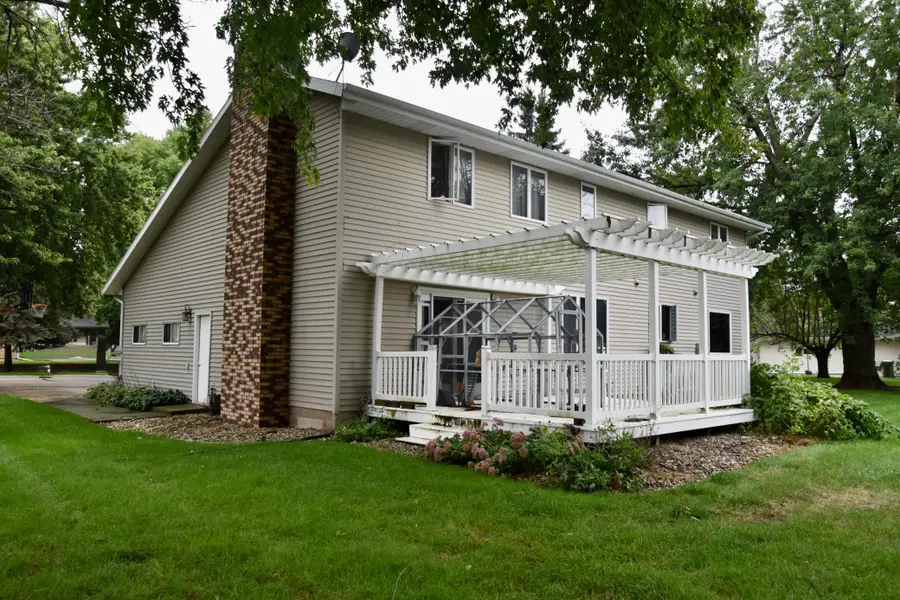 107 Circle Drive, Sibley, IA 51249 - #3