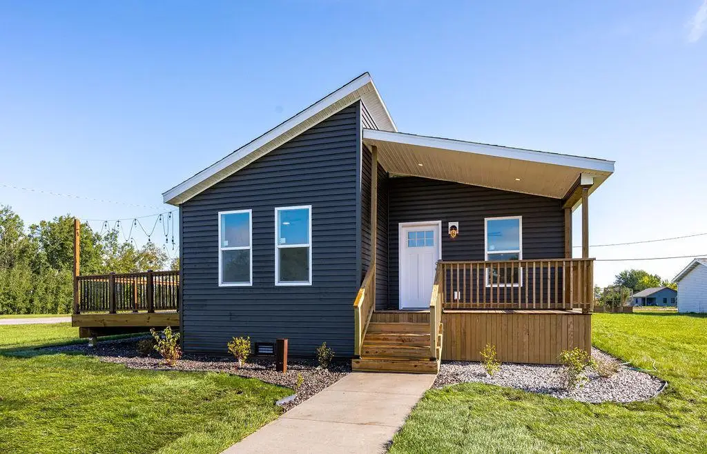 1801 E 10th Street, Superior, WI 54880 - #1