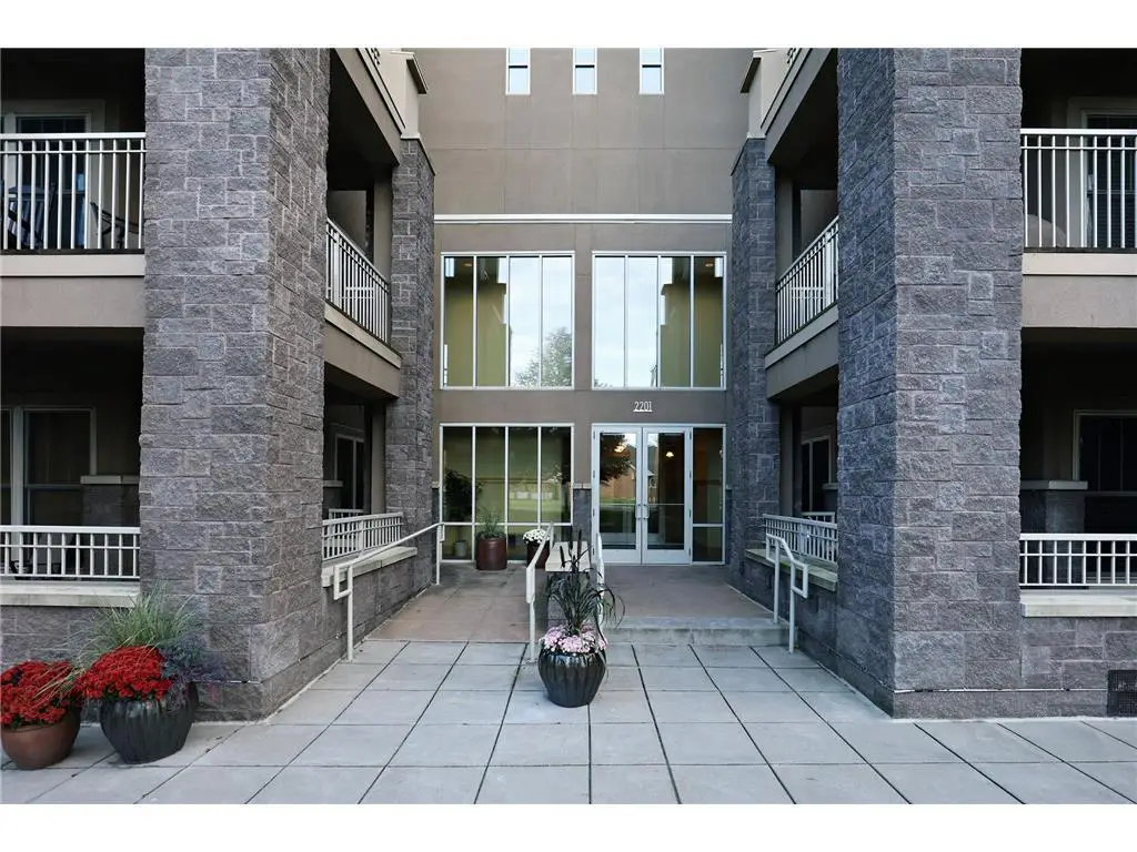 2201 Village Lane #A401, Bloomington, MN 55431 - #1